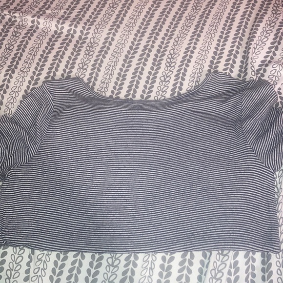 short sleeved graphic tshirt - Picture 2 of 2